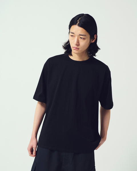 モデル身長181cm/Lサイズ着用