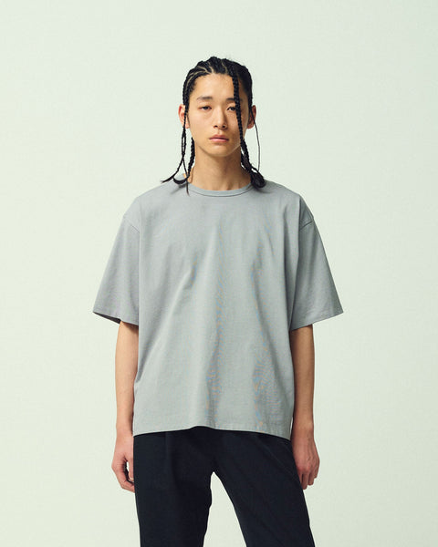 モデル身長181cm/Lサイズ着用