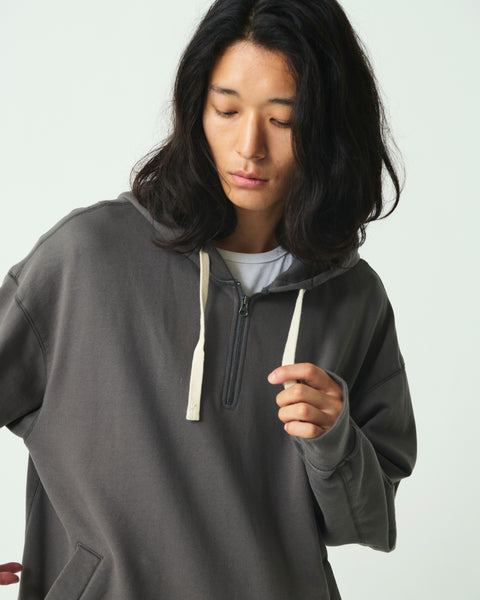 HALF ZIP HOODIE